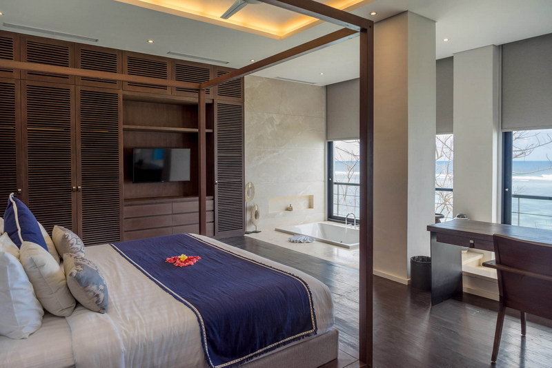 Honeymoon Suite Bedroom